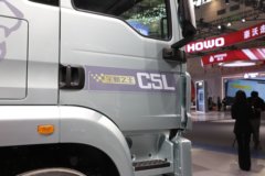 重汽汕德卡C5L 390马力 4X2 AMT自动档 6.9米冷藏车