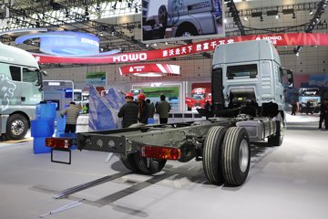 �����ǵ¿�C5L 390���� 4X2 AMT�Զ��� 6.9����س�ͼƬ