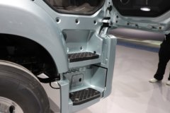 重汽汕德卡C5L 390马力 4X2 AMT自动档 6.9米冷藏车