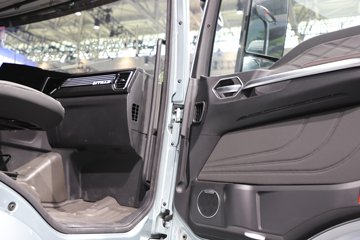 �����ǵ¿�C5L 390���� 4X2 AMT�Զ��� 6.9����س�ͼƬ