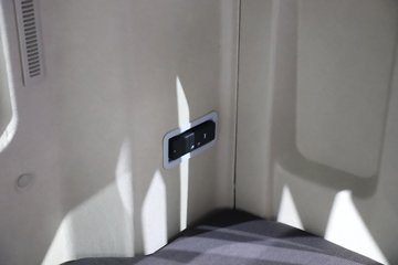 �����ǵ¿�C5L 390���� 4X2 AMT�Զ��� 6.9����س�ͼƬ