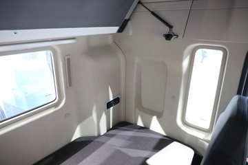 �����ǵ¿�C5L 390���� 4X2 AMT�Զ��� 6.9����س�ͼƬ