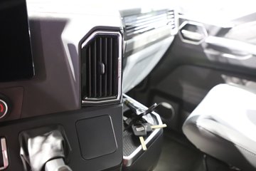 �����ǵ¿�C5L 390���� 4X2 AMT�Զ��� 6.9����س�ͼƬ