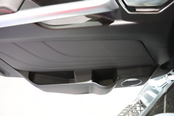 �����ǵ¿�C5L 390���� 4X2 AMT�Զ��� 6.9����س�ͼƬ