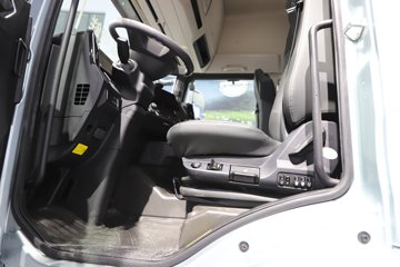 �����ǵ¿�C5L 390���� 4X2 AMT�Զ��� 6.9����س�ͼƬ