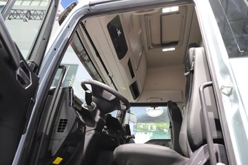 �����ǵ¿�C5L 390���� 4X2 AMT�Զ��� 6.9����س�ͼƬ