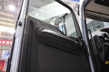 �����ǵ¿�C5L 390���� 4X2 AMT�Զ��� 6.9����س�ͼƬ