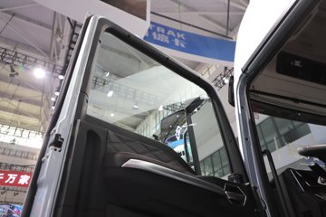 �����ǵ¿�C5L 390���� 4X2 AMT�Զ��� 6.9����س�ͼƬ