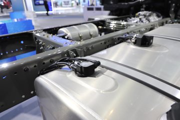 �����ǵ¿�C5L 390���� 4X2 AMT�Զ��� 6.9����س�ͼƬ