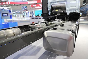 �����ǵ¿�C5L 390���� 4X2 AMT�Զ��� 6.9����س�ͼƬ