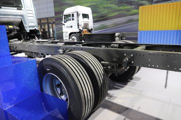 �����ǵ¿�C5L 390���� 4X2 AMT�Զ��� 6.9����س�ͼƬ