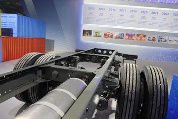 �����ǵ¿�C5L 390���� 4X2 AMT�Զ��� 6.9����س�ͼƬ