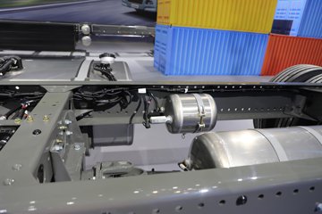 �����ǵ¿�C5L 390���� 4X2 AMT�Զ��� 6.9����س�ͼƬ