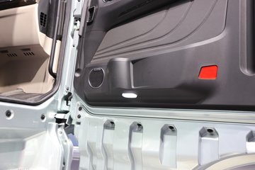 �����ǵ¿�SITRAK C9H 620���� 6X4 �й�����14�� AMT�Զ��� ǣ����ͼƬ