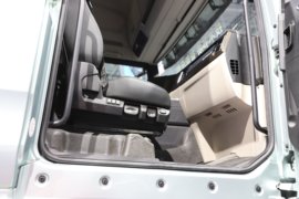 SITRAK C9H&nbsp;牵引车驾驶室                                               图片