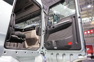 �����ǵ¿�SITRAK C9H 620���� 6X4 �й�����14�� AMT�Զ��� ǣ����ͼƬ