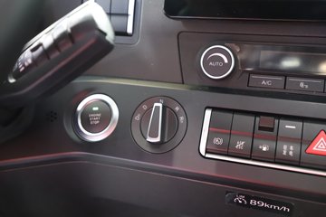 �����ǵ¿�SITRAK C9H 620���� 6X4 �й�����14�� AMT�Զ��� ǣ����ͼƬ