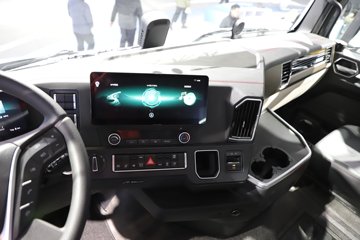 �����ǵ¿�SITRAK C9H 620���� 6X4 �й�����14�� AMT�Զ��� ǣ����ͼƬ