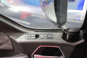 �����ǵ¿�SITRAK C9H 620���� 6X4 �й�����14�� AMT�Զ��� ǣ����ͼƬ