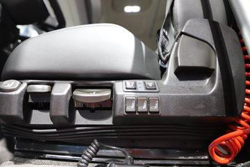 �����ǵ¿�SITRAK C9H 620���� 6X4 �й�����14�� AMT�Զ��� ǣ����ͼƬ