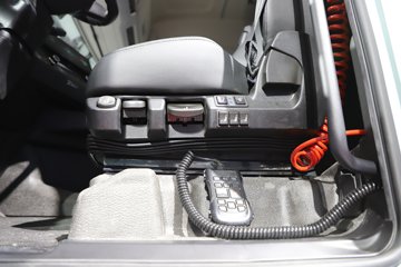 �����ǵ¿�SITRAK C9H 620���� 6X4 �й�����14�� AMT�Զ��� ǣ����ͼƬ