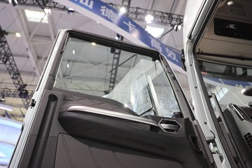 �����ǵ¿�SITRAK C9H 620���� 6X4 �й�����14�� AMT�Զ��� ǣ����ͼƬ