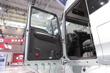 �����ǵ¿�SITRAK C9H 620���� 6X4 �й�����14�� AMT�Զ��� ǣ����ͼƬ