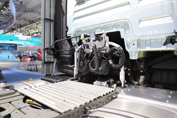 �����ǵ¿�SITRAK C9H 620���� 6X4 �й�����14�� AMT�Զ��� ǣ����ͼƬ