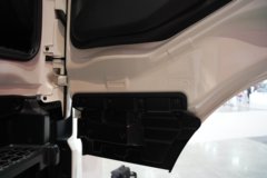 东风天锦KR 8X4 纯电动厢式载货车 宁德时代352kWh