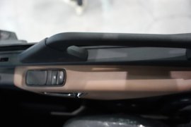 东风天锦KR PLUS&nbsp;电动载货车驾驶室图片