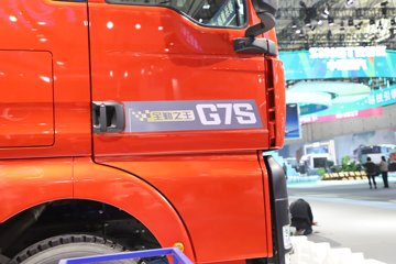 �����ǵ¿�SITRAK G7S ȫ��֮�� 15.3L���� 620���� 6X4 �й�����16�� ǣ����ͼƬ