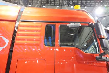 �����ǵ¿�SITRAK G7S ȫ��֮�� 15.3L���� 620���� 6X4 �й�����16�� ǣ����ͼƬ
