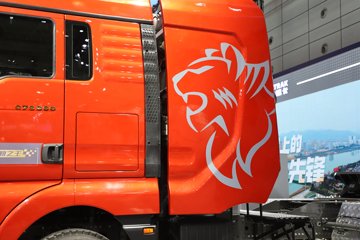 �����ǵ¿�SITRAK G7S ȫ��֮�� 15.3L���� 620���� 6X4 �й�����16�� ǣ����ͼƬ