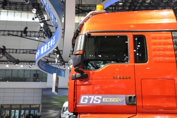 �����ǵ¿�SITRAK G7S ȫ��֮�� 15.3L���� 620���� 6X4 �й�����16�� ǣ����ͼƬ