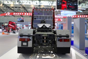 �����ǵ¿�SITRAK G7S ȫ��֮�� 15.3L���� 620���� 6X4 �й�����16�� ǣ����ͼƬ