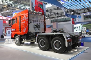 �����ǵ¿�SITRAK G7S ȫ��֮�� 15.3L���� 620���� 6X4 �й�����16�� ǣ����ͼƬ