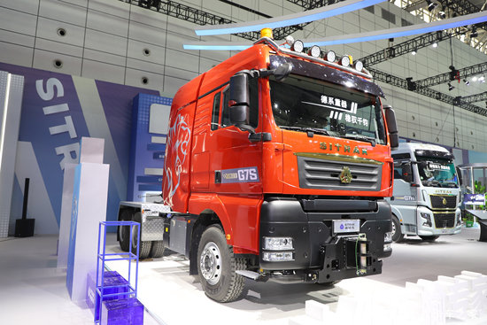 �����ǵ¿�SITRAK G7S ȫ��֮�� 15.3L���� 620���� 6X4 �й�����16�� ǣ����