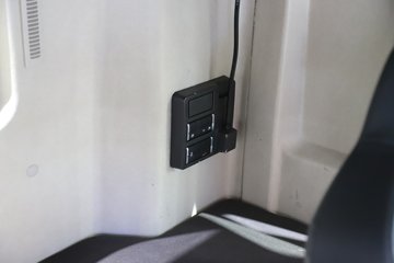 �����ǵ¿�SITRAK G7S ȫ��֮�� 15.3L���� 620���� 6X4 �й�����16�� ǣ����ͼƬ