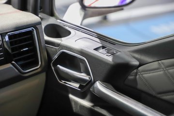 �����ǵ¿�SITRAK G7S ȫ��֮�� 15.3L���� 620���� 6X4 �й�����16�� ǣ����ͼƬ