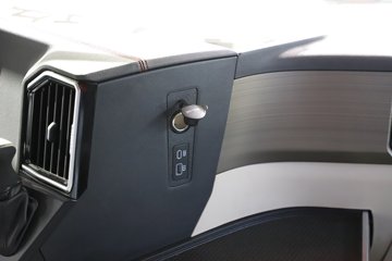 �����ǵ¿�SITRAK G7S ȫ��֮�� 15.3L���� 620���� 6X4 �й�����16�� ǣ����ͼƬ
