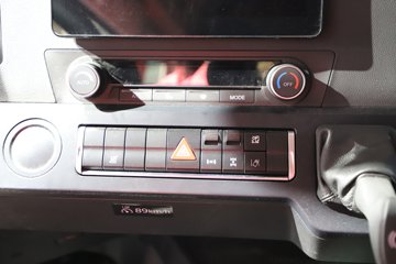 �����ǵ¿�SITRAK G7S ȫ��֮�� 15.3L���� 620���� 6X4 �й�����16�� ǣ����ͼƬ