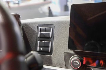 �����ǵ¿�SITRAK G7S ȫ��֮�� 15.3L���� 620���� 6X4 �й�����16�� ǣ����ͼƬ
