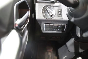 �����ǵ¿�SITRAK G7S ȫ��֮�� 15.3L���� 620���� 6X4 �й�����16�� ǣ����ͼƬ