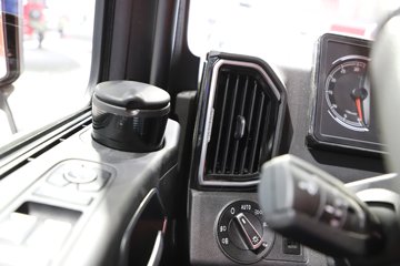 �����ǵ¿�SITRAK G7S ȫ��֮�� 15.3L���� 620���� 6X4 �й�����16�� ǣ����ͼƬ