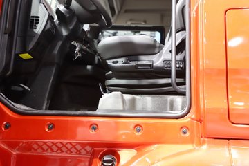 �����ǵ¿�SITRAK G7S ȫ��֮�� 15.3L���� 620���� 6X4 �й�����16�� ǣ����ͼƬ