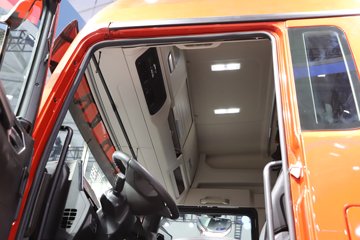 �����ǵ¿�SITRAK G7S ȫ��֮�� 15.3L���� 620���� 6X4 �й�����16�� ǣ����ͼƬ
