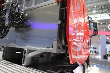 �����ǵ¿�SITRAK G7S ȫ��֮�� 15.3L���� 620���� 6X4 �й�����16�� ǣ����ͼƬ