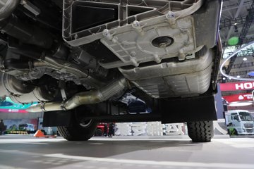 �����ǵ¿�SITRAK G7S ȫ��֮�� 15.3L���� 620���� 6X4 �й�����16�� ǣ����ͼƬ