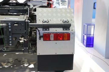 �����ǵ¿�SITRAK G7S ȫ��֮�� 15.3L���� 620���� 6X4 �й�����16�� ǣ����ͼƬ