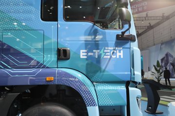����HOWO TX EV 6X4����ʽ���綯ǣ���� 400.619kWhͼƬ